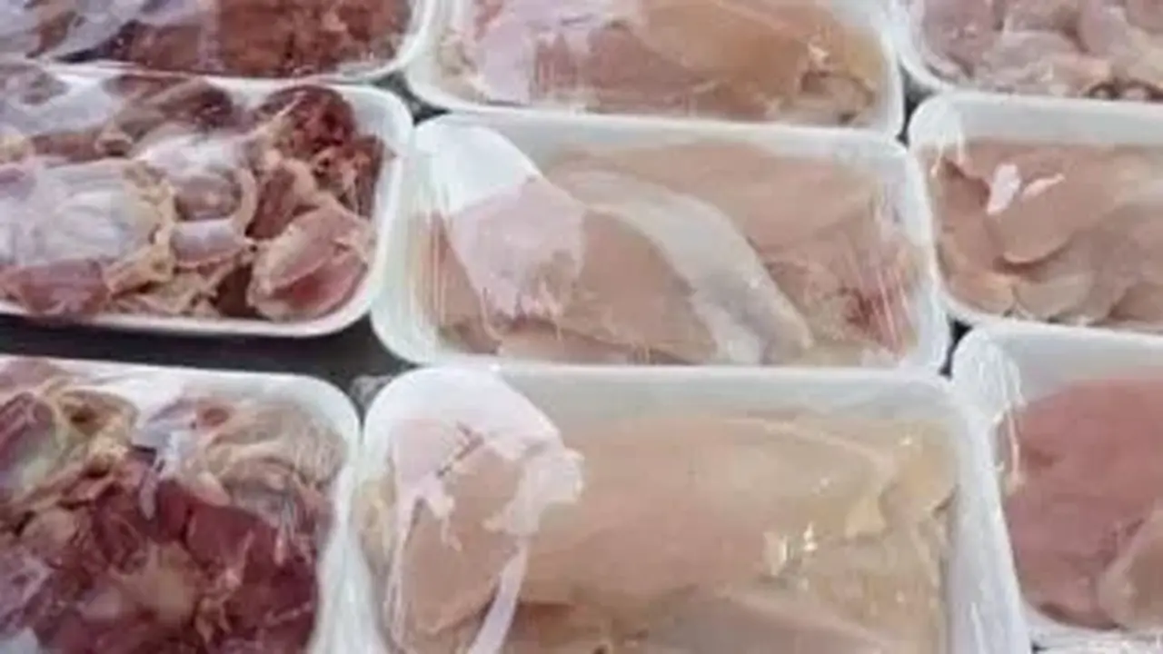 تغيرات جديدة في أسعار الدواجن واللحوم والأسماك بالأسواق داخل محافظة سوهاج اليوم